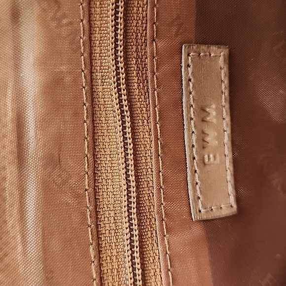 EWM Women's Small Tan Colored Shoulder Bag - Picture 5 of 11